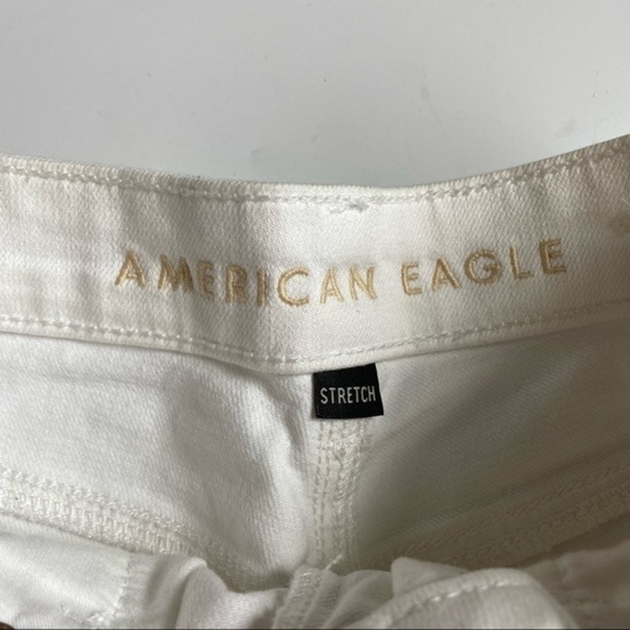 American Eagle Outfitters • Destroyed Cuffed White Mom Shorts - Picture 5 of 7
